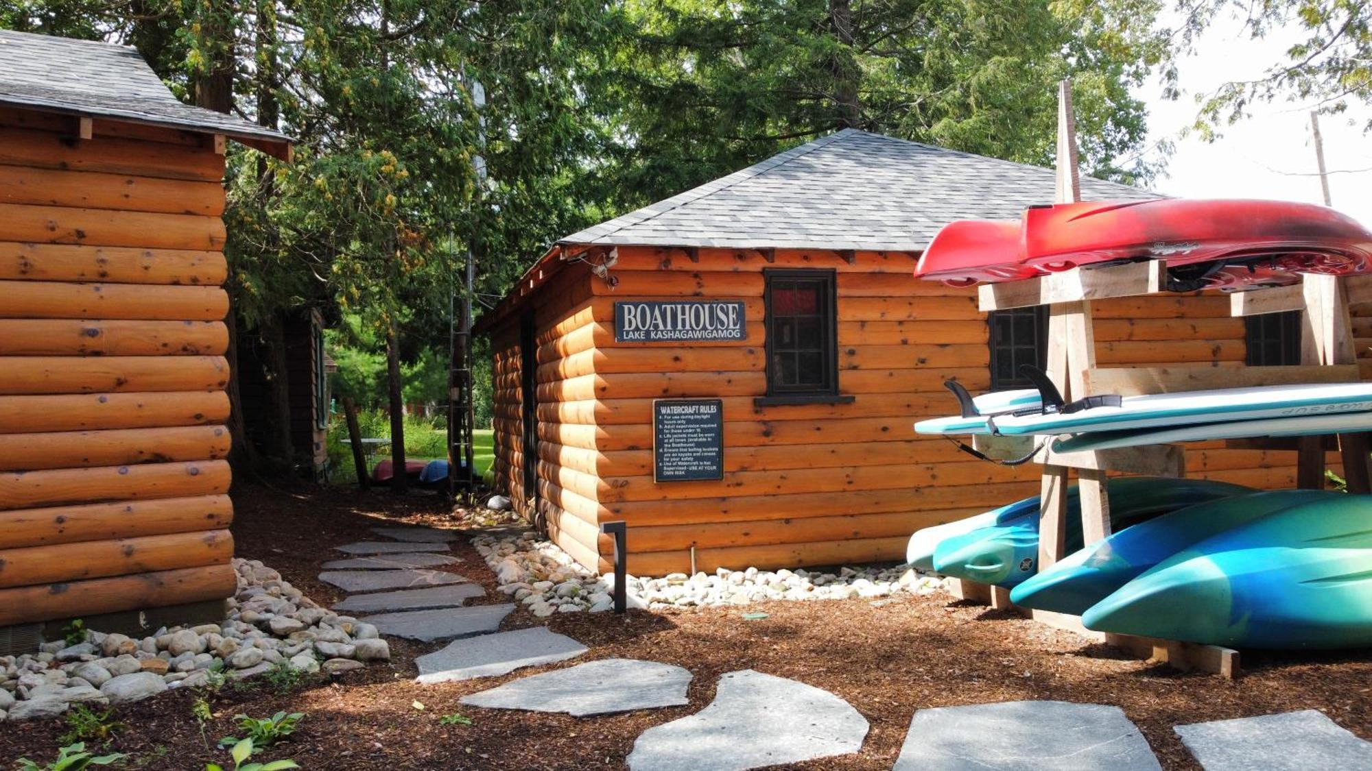Hotel Haliburton Post House Minden Exterior foto