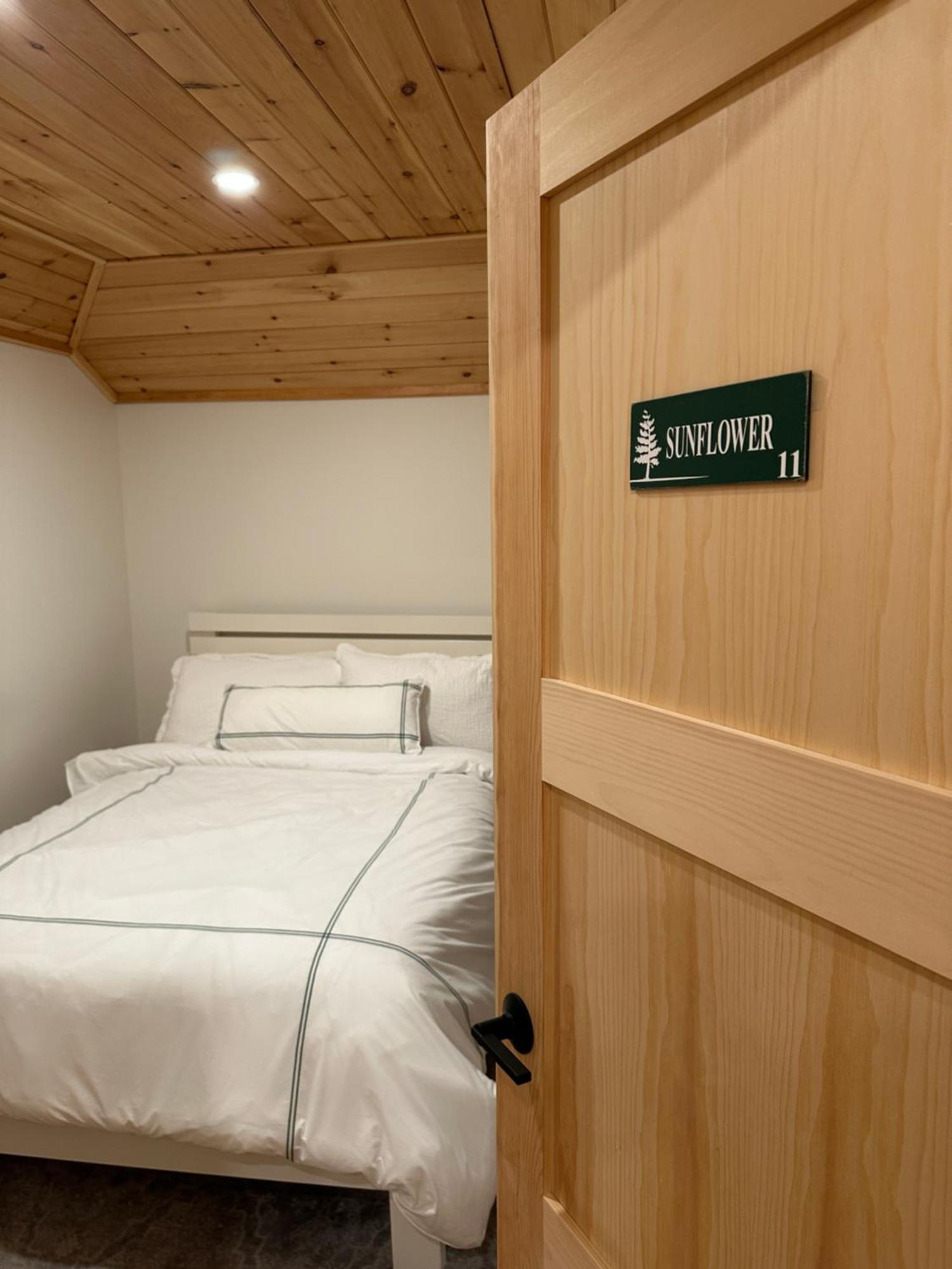 Hotel Haliburton Post House Minden Exterior foto