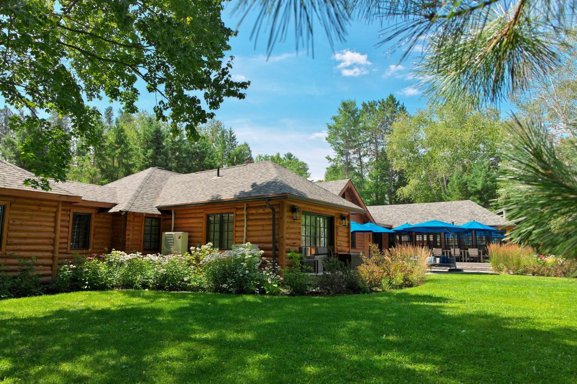 Hotel Haliburton Post House Minden Exterior foto